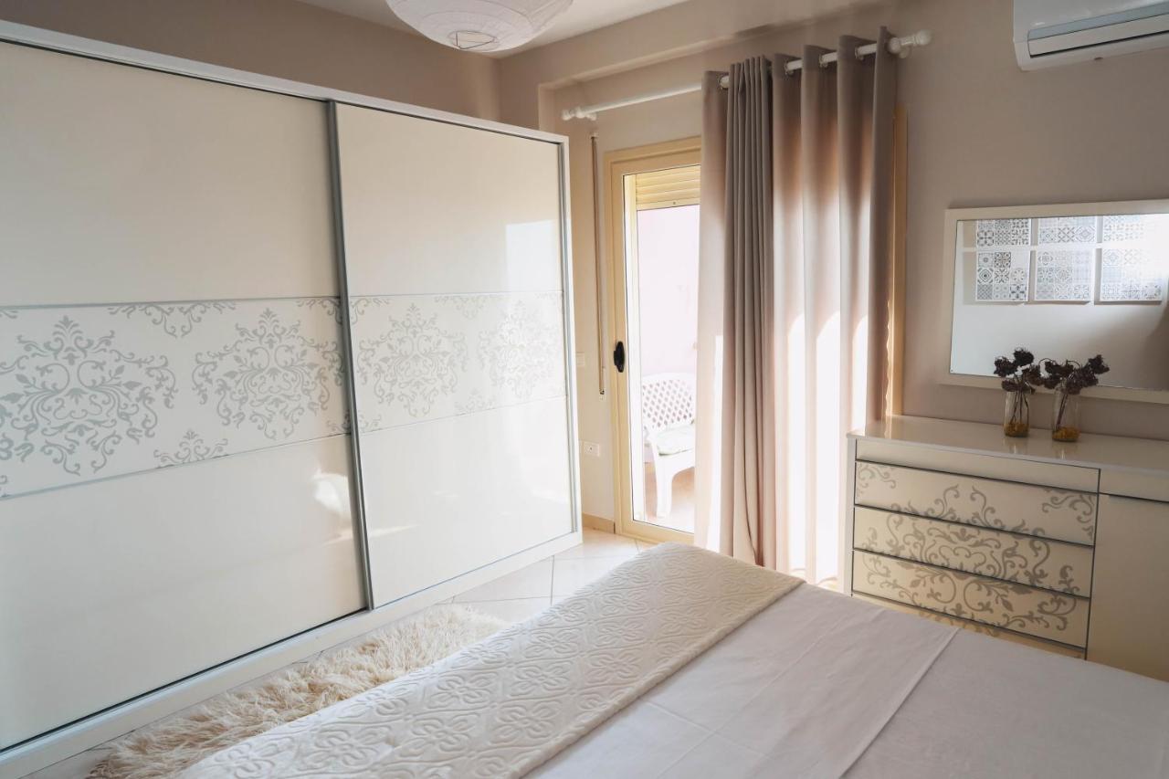 Large Apartment Near The Seaside Boulevard Lungomare فلورا المظهر الخارجي الصورة